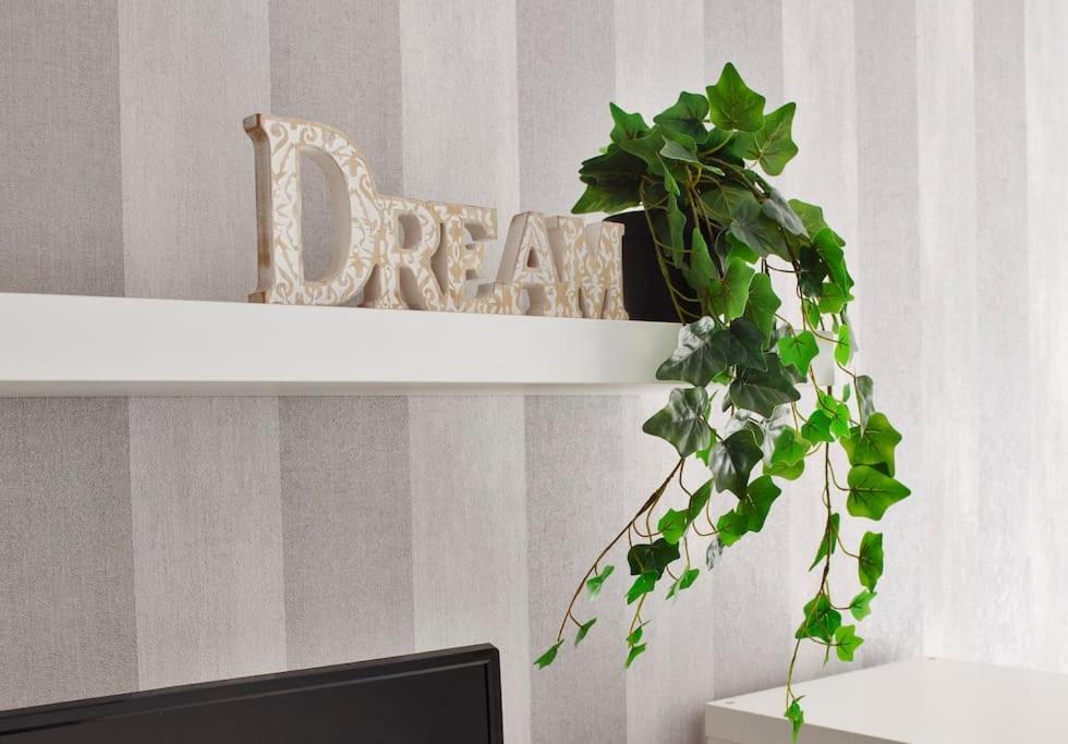 Appartamento 3 Dream Apartmant 3+Parcare Gratuita Gran Varadino Esterno foto